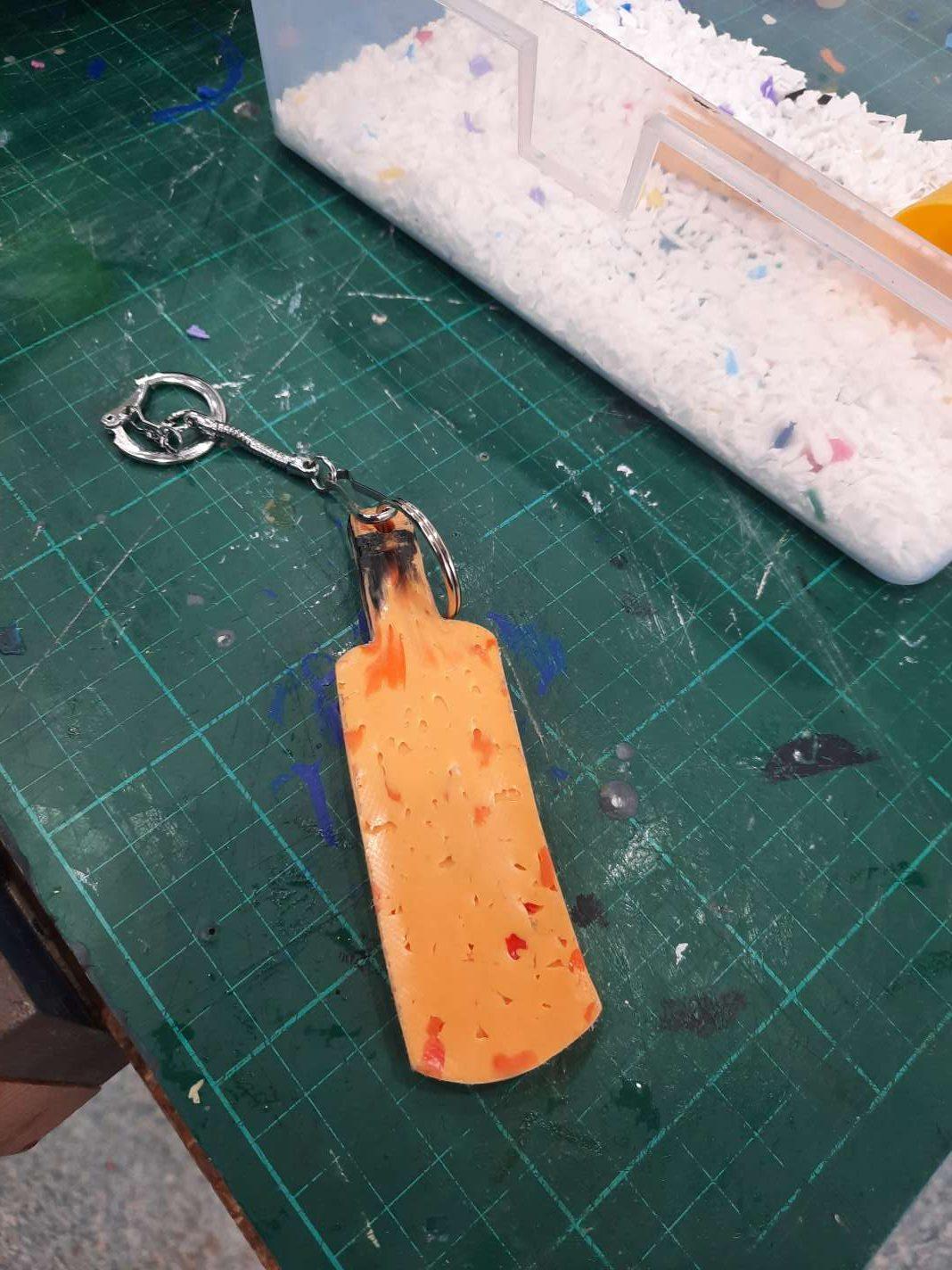 Making a Keyring by recycling plastic Yumikas cricket bat