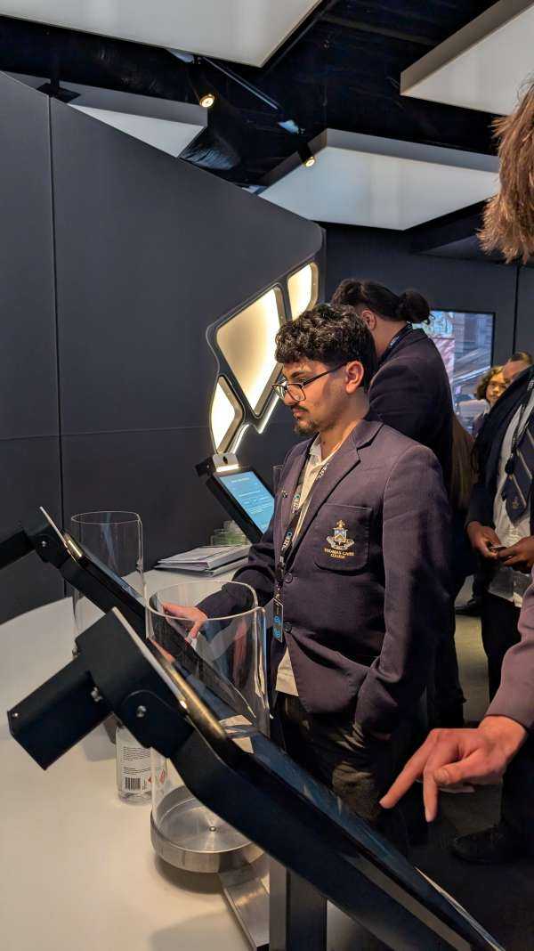 PXL 20250819 014517079