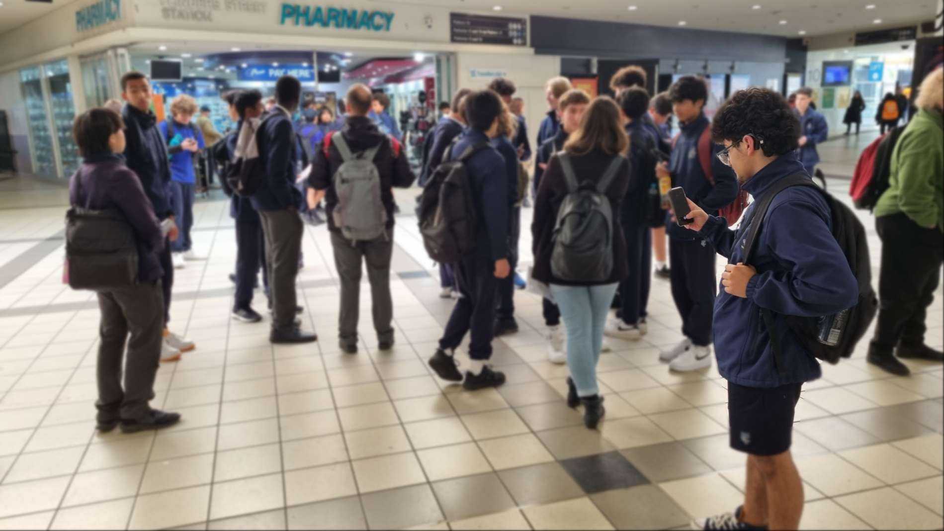 Blur photo com 1694737773